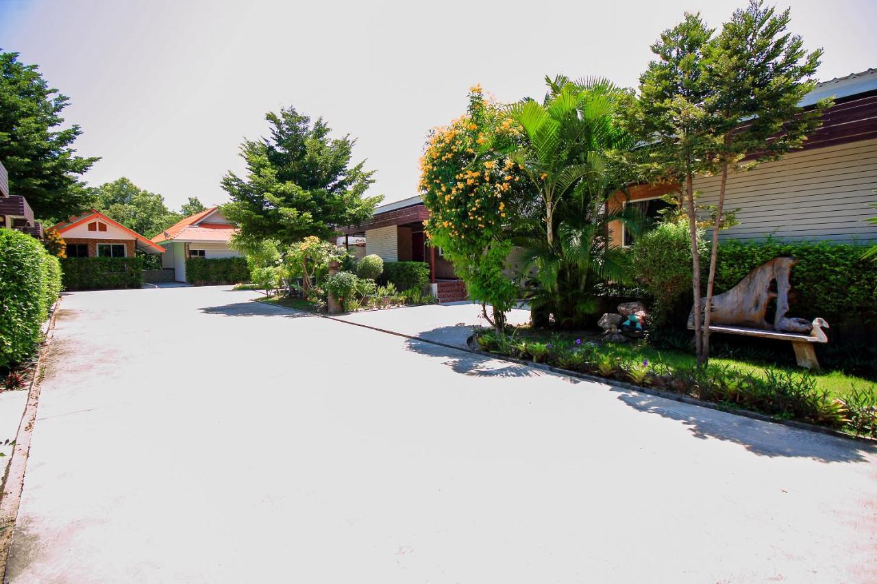 Oyo 354 Ton Hom Resort & Villa HHQ Extérieur photo
