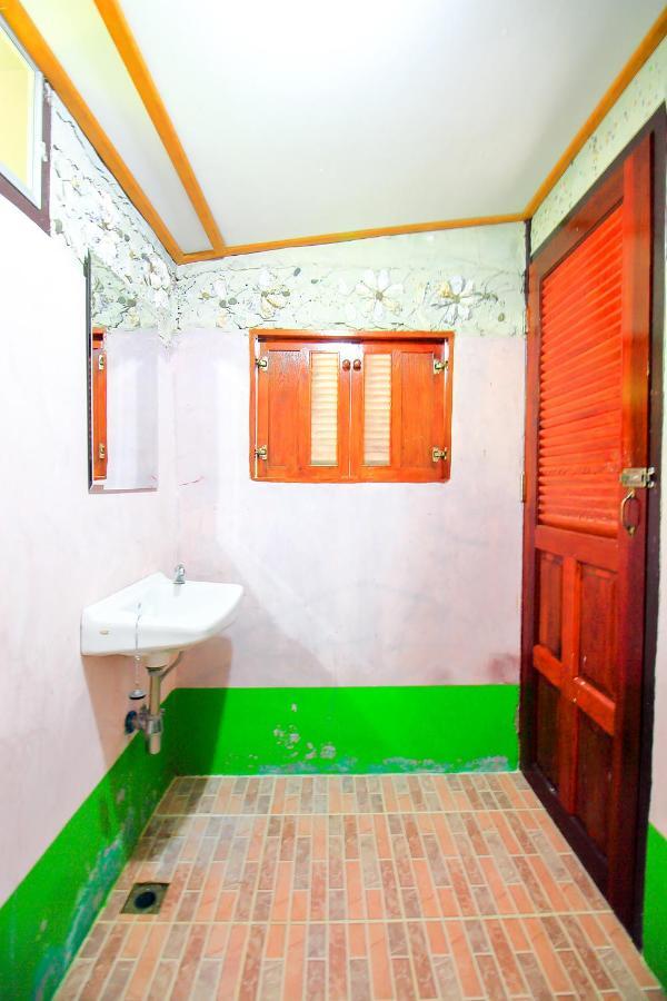 Oyo 354 Ton Hom Resort & Villa HHQ Extérieur photo
